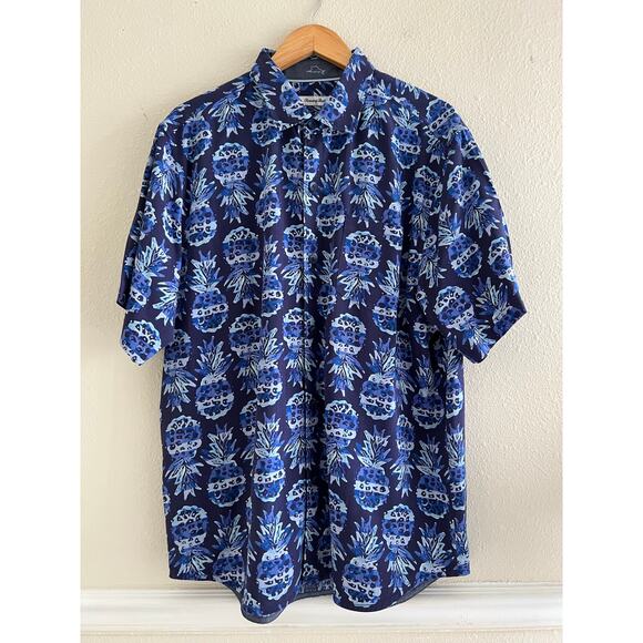 Tommy Bahama pineapple print button up shirt men’s size Large tropical‎ resort - Picture 1 of 10